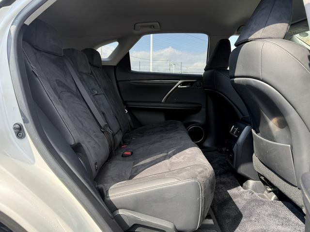 ＲＸ ＲＸ２００ｔ　禁煙車　純正１２．３インチディスプレイ　バックカメラ　フルセグ　ＯＰ２０インチアルミホイール　電動リアゲート　ブラインドスポットモニター　レーダークルーズコントロール　電動リアゲート　ＥＴＣ２．０（43枚目）
