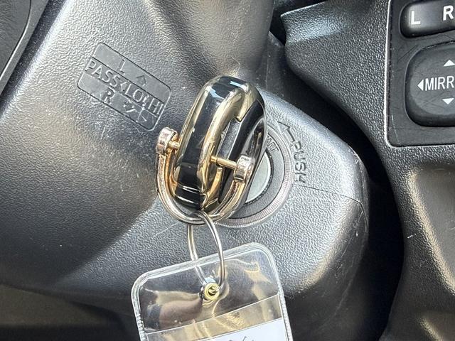 ハイエースバン ロングスーパーＧＬ　社外ナビ　バックカメラ　フルセグＴＶ　両側電動スライドドア　レーンキープ　Ｂｌｕｅｔｏｏｔｈ接続　ＥＴＣ　キーレス　オートハイビーム　フロントフォグランプ　電動格納ドアミラー　ＵＳＢ接続　オートライト（7枚目）