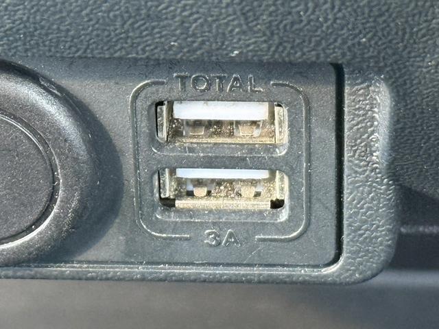 ハイエースバン ロングスーパーＧＬ　社外ナビ　バックカメラ　フルセグＴＶ　両側電動スライドドア　レーンキープ　Ｂｌｕｅｔｏｏｔｈ接続　ＥＴＣ　キーレス　オートハイビーム　フロントフォグランプ　電動格納ドアミラー　ＵＳＢ接続　オートライト（55枚目）