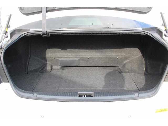 クラウンハイブリッド アスリートＳ　禁煙車　純正ナビ　バックカメラ　サイドカメラ　フルセグ　シート、ステアリングヒーター　アダクティブクルーズコントロール　衝突軽減ブレーキ　パワーシート　レーンアシスト　ＤＶＤ再生　Ｂｌｕｅｔｏｏｔｈ（19枚目）