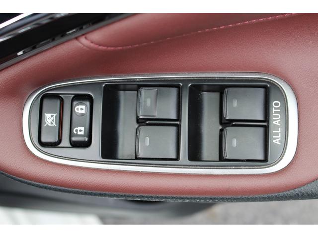 クラウンハイブリッド アスリートＳ　禁煙車　純正ナビ　バックカメラ　サイドカメラ　フルセグ　シート、ステアリングヒーター　アダクティブクルーズコントロール　衝突軽減ブレーキ　パワーシート　レーンアシスト　ＤＶＤ再生　Ｂｌｕｅｔｏｏｔｈ（52枚目）