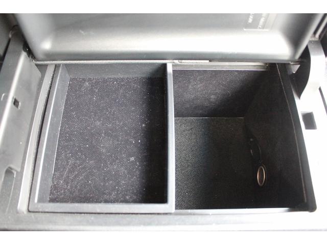 クラウンハイブリッド アスリートＳ　禁煙車　純正ナビ　バックカメラ　サイドカメラ　フルセグ　シート、ステアリングヒーター　アダクティブクルーズコントロール　衝突軽減ブレーキ　パワーシート　レーンアシスト　ＤＶＤ再生　Ｂｌｕｅｔｏｏｔｈ（63枚目）