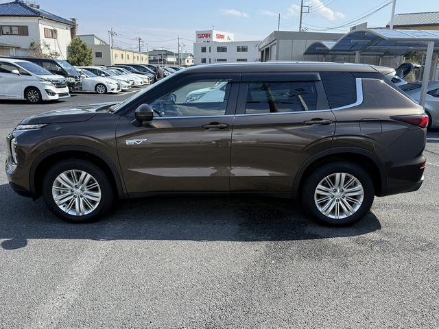 アウトランダーPHEV M 禁煙車 純正ナビ アラウンドビューモニター シート・ステアリングヒーター 衝突被害軽減ブレーキ マイパイロットシステム ビルトインETC2.0 純正アルミホイール Bluetooth(11枚目)