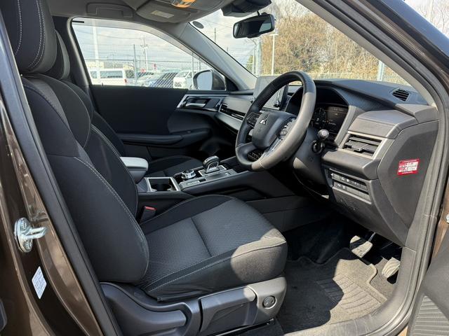 アウトランダーPHEV M 禁煙車 純正ナビ アラウンドビューモニター シート・ステアリングヒーター 衝突被害軽減ブレーキ マイパイロットシステム ビルトインETC2.0 純正アルミホイール Bluetooth(44枚目)