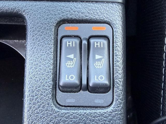 レヴォーグ １．６ＧＴアイサイト　Ｓスタイル　禁煙車　純正８インチナビ　バックカメラ　フルセグＴＶ　アイサイト　ブラインドスポットモニター　シートヒーター　ＥＴＣ　フロントフォグランプ　パドルシフト　純正１８インチアルミホイール　コーナーセンサー（6枚目）