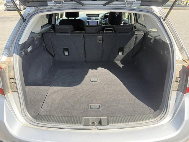 レヴォーグ １．６ＧＴアイサイト　Ｓスタイル　禁煙車　純正８インチナビ　バックカメラ　フルセグＴＶ　アイサイト　ブラインドスポットモニター　シートヒーター　ＥＴＣ　フロントフォグランプ　パドルシフト　純正１８インチアルミホイール　コーナーセンサー（15枚目）