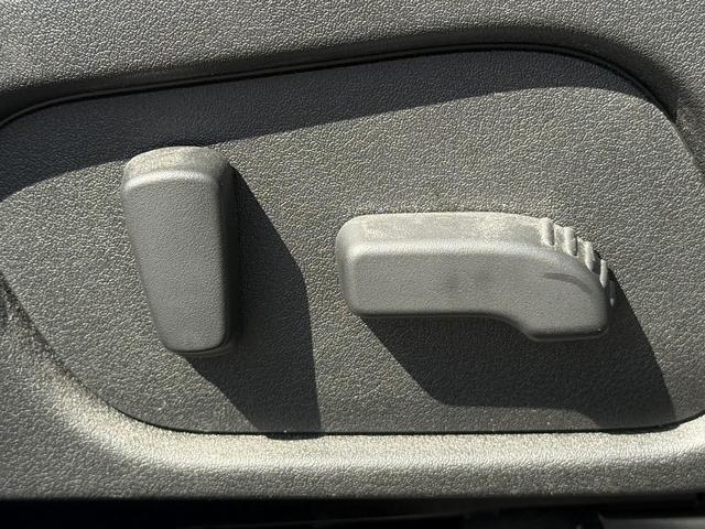 レヴォーグ １．６ＧＴアイサイト　Ｓスタイル　禁煙車　純正８インチナビ　バックカメラ　フルセグＴＶ　アイサイト　ブラインドスポットモニター　シートヒーター　ＥＴＣ　フロントフォグランプ　パドルシフト　純正１８インチアルミホイール　コーナーセンサー（55枚目）