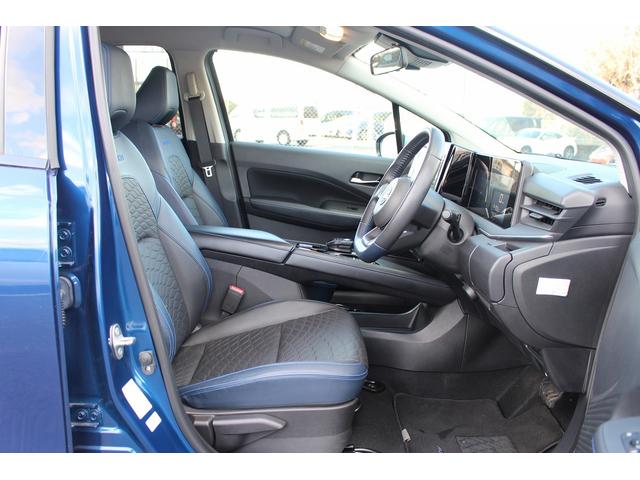 ノート 　禁煙車　純正９インチナビ　ハーフレザーシート　ブラックルーフ　デジタルメーター　フルセグ　コーナーセンサー　ＵＳＢ電源ソケット（42枚目）