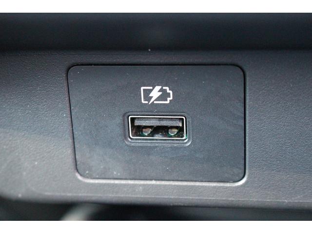 ノート 　禁煙車　純正９インチナビ　ハーフレザーシート　ブラックルーフ　デジタルメーター　フルセグ　コーナーセンサー　ＵＳＢ電源ソケット（58枚目）