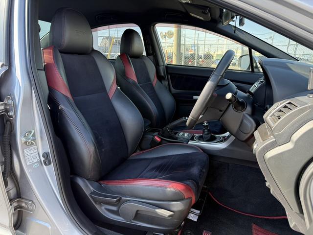 ＷＲＸ ＳＴＩ ＳＴＩ　タイプＳ　禁煙車　６速ＭＴ　パナソニックナビ　バックカメラ　ＢＩＬＳＴＥＩＮ製ダンパー　Ｂｒｅｍｂｏ製ＳＴＩロゴ入りキャリパー　ＥＴＣ　フルセグ　ハーフレザーシート　ステアリングリモコン（15枚目）