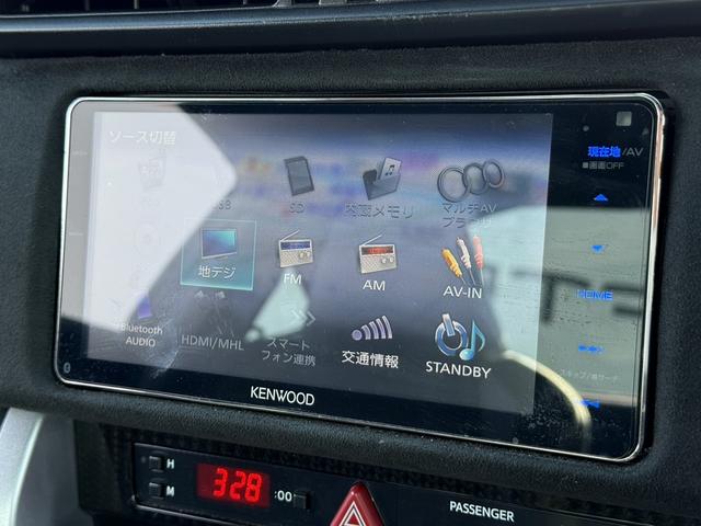 ８６ ＧＴリミテッド　ハイパフォーマンスパッケージ　禁煙車　ナビ　フルセグ　バックカメラ　６速ＭＴ車　オートクルーズコントロール　ＨＤＭＩ＆ＵＳＢ端子　ＬＥＤヘッドライト　ハーフレザーシート　シートヒーター　革巻きハンドル　オートエアコン　ＥＴＣ（7枚目）