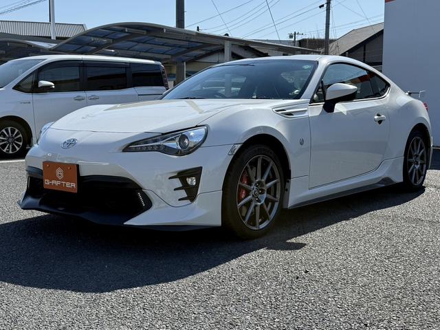 ８６ ＧＴリミテッド　ハイパフォーマンスパッケージ　禁煙車　ナビ　フルセグ　バックカメラ　６速ＭＴ車　オートクルーズコントロール　ＨＤＭＩ＆ＵＳＢ端子　ＬＥＤヘッドライト　ハーフレザーシート　シートヒーター　革巻きハンドル　オートエアコン　ＥＴＣ（24枚目）