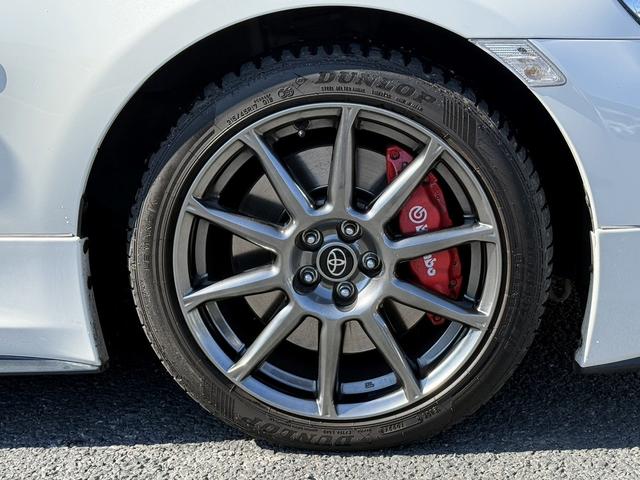 ８６ ＧＴリミテッド　ハイパフォーマンスパッケージ　禁煙車　ナビ　フルセグ　バックカメラ　６速ＭＴ車　オートクルーズコントロール　ＨＤＭＩ＆ＵＳＢ端子　ＬＥＤヘッドライト　ハーフレザーシート　シートヒーター　革巻きハンドル　オートエアコン　ＥＴＣ（30枚目）