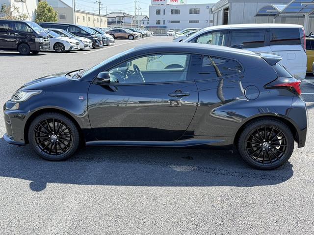 ＧＲヤリス ＲＣ　禁煙車　６速ＭＴ車　冷却スプレー機能付きインタークーラー　オートエアコン　４ＷＤ　純正オーディオ　ＵＳＢ端子　ＬＥＤヘッドライト　アイドリングストップ　純正１８インチアルミホイール　ステリモ（11枚目）