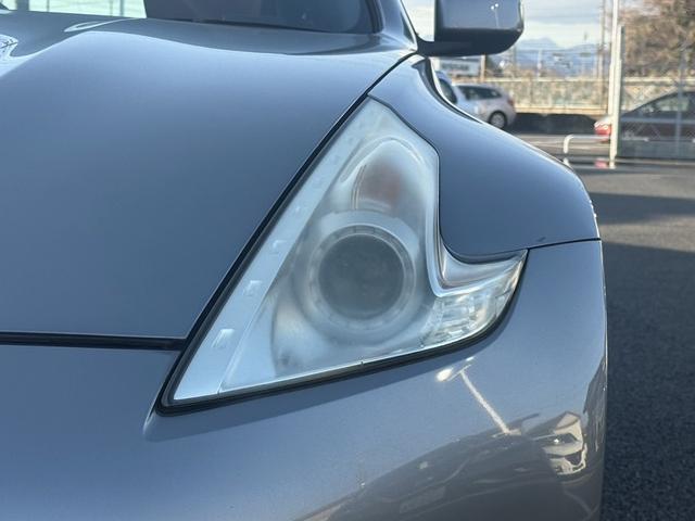 フェアレディＺ バージョンＳＴ　禁煙車　寒冷地仕様　ハーフレザーシート　純正ナビ　Ｂカメラ　電動格納ミラー　シートヒーター　Ｂｌｕｅｔｏｏｔｈ接続　盗難防止システム　キーレスエントリー　スマートキー　パドルシフト　オートライト（17枚目）