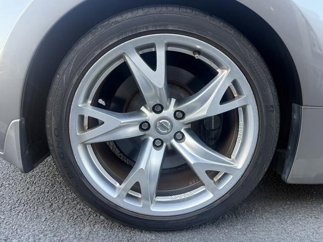 フェアレディＺ バージョンＳＴ　禁煙車　寒冷地仕様　ハーフレザーシート　純正ナビ　Ｂカメラ　電動格納ミラー　シートヒーター　Ｂｌｕｅｔｏｏｔｈ接続　盗難防止システム　キーレスエントリー　スマートキー　パドルシフト　オートライト（23枚目）