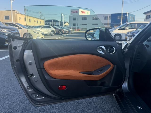 フェアレディＺ バージョンＳＴ　禁煙車　寒冷地仕様　ハーフレザーシート　純正ナビ　Ｂカメラ　電動格納ミラー　シートヒーター　Ｂｌｕｅｔｏｏｔｈ接続　盗難防止システム　キーレスエントリー　スマートキー　パドルシフト　オートライト（34枚目）