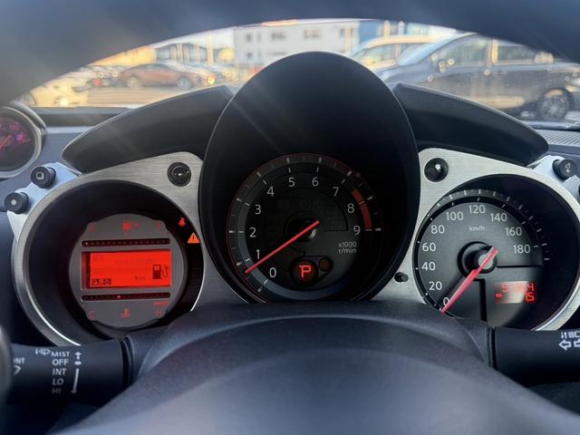 フェアレディＺ バージョンＳＴ　禁煙車　寒冷地仕様　ハーフレザーシート　純正ナビ　Ｂカメラ　電動格納ミラー　シートヒーター　Ｂｌｕｅｔｏｏｔｈ接続　盗難防止システム　キーレスエントリー　スマートキー　パドルシフト　オートライト（41枚目）