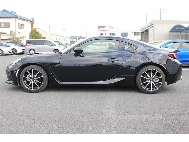 大好評のボディコーティング「ハイモースコート」もご納車までに施工可能。雨染みや線傷など中古車だからと諦めていませんか？ピカピカの状態でお乗り出しいただけます。