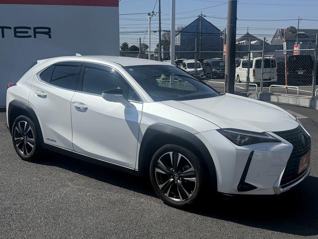 ＵＸ ＵＸ２５０ｈ　バージョンＬ　禁煙車　純正１２．３インチコネクトナビ白革シート　フルセグ　Ｓ・Ｂカメラ　レクサスセーフティシステムアダプティブクルーズコントロール　シートヒーター　電動リアゲート　ブラインドスポットモニター　ＥＴＣ（9枚目）
