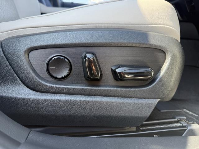 ＵＸ ＵＸ２５０ｈ　バージョンＬ　禁煙車　純正１２．３インチコネクトナビ白革シート　フルセグ　Ｓ・Ｂカメラ　レクサスセーフティシステムアダプティブクルーズコントロール　シートヒーター　電動リアゲート　ブラインドスポットモニター　ＥＴＣ（67枚目）