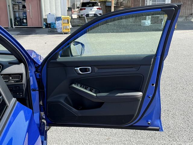 シビック ＥＸ　禁煙車　６速ＭＴ　ＢＯＳＥサウンド　純正９インチナビ　フルセグ　バックカメラ　衝突軽減ブレーキ　ハーフレザー　パワーシート　アダプティブクルーズコントロール　ビルドインＥＴＣ２．０　シートヒーター（34枚目）