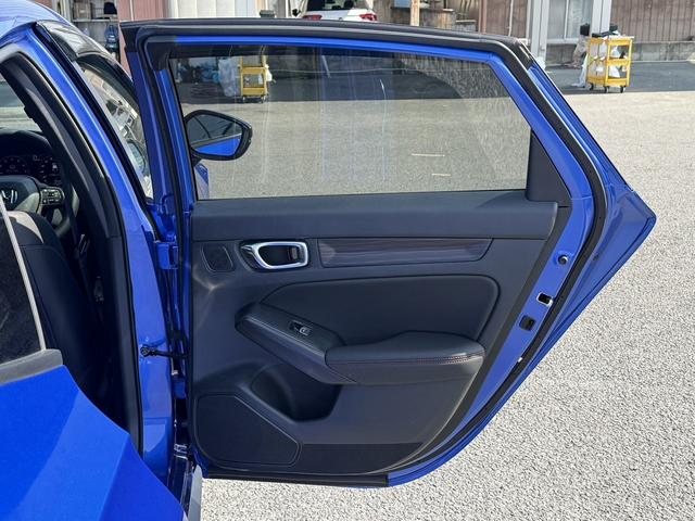 シビック ＥＸ　禁煙車　６速ＭＴ　ＢＯＳＥサウンド　純正９インチナビ　フルセグ　バックカメラ　衝突軽減ブレーキ　ハーフレザー　パワーシート　アダプティブクルーズコントロール　ビルドインＥＴＣ２．０　シートヒーター（35枚目）