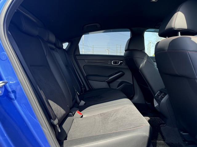 シビック ＥＸ　禁煙車　６速ＭＴ　ＢＯＳＥサウンド　純正９インチナビ　フルセグ　バックカメラ　衝突軽減ブレーキ　ハーフレザー　パワーシート　アダプティブクルーズコントロール　ビルドインＥＴＣ２．０　シートヒーター（41枚目）