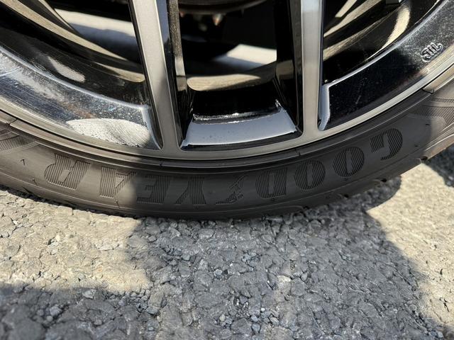 シビック ＥＸ　禁煙車　６速ＭＴ　ＢＯＳＥサウンド　純正９インチナビ　フルセグ　バックカメラ　衝突軽減ブレーキ　ハーフレザー　パワーシート　アダプティブクルーズコントロール　ビルドインＥＴＣ２．０　シートヒーター（64枚目）