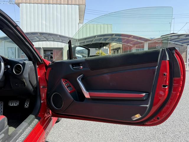 ８６ ＧＴリミテッド　モデリスタフルエアロ　後期型　禁煙車　Ｐａｎａｓｏｎｉｃナビ　フルセグ　バックカメラ　シートヒーター　クルーズコントロール　ハーフレザー　Ｂｌｕｅｔｏｏｔｈ接続　ＥＴＣ　ＬＥＤヘッド　純正１７ＡＷ（34枚目）