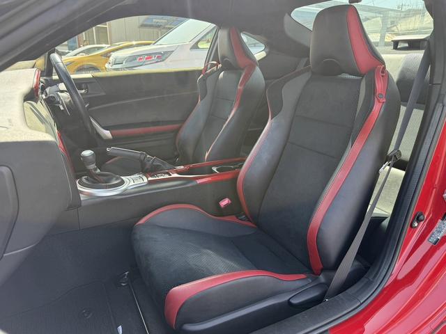 ８６ ＧＴリミテッド　モデリスタフルエアロ　後期型　禁煙車　Ｐａｎａｓｏｎｉｃナビ　フルセグ　バックカメラ　シートヒーター　クルーズコントロール　ハーフレザー　Ｂｌｕｅｔｏｏｔｈ接続　ＥＴＣ　ＬＥＤヘッド　純正１７ＡＷ（39枚目）