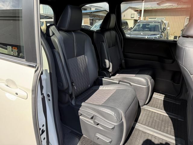 Toyota NOAH S-Z — миниатюра 14