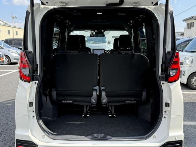 Toyota NOAH S-Z — миниатюра 16