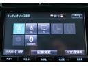 プリウス Ａツーリングセレクション　禁煙車　ＴＲＤフルエアロ　バックカメラ　フルセグ　クルーズコントロール　シートヒーター　ＥＴＣ２．０　ヘッドアップディスプレイ　レーンアシスト　パークアシスト　オートマチックハイビーム（4枚目）