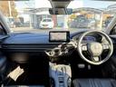 ｅ：ＨＥＶ　Ｚ　禁煙車　ヒーター付きパワーシート　純正９インチナビ　フルセグ　全方位カメラ　運転支援システム　衝突軽減ブレーキ　ステアリングヒーター　パワーバックドア　後退時アラート　パドルシフト　ワイヤレス充電器（18枚目）