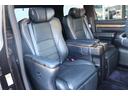 エグゼクティブラウンジ　禁煙車　ツインムーンルーフ　ＪＢＬプレミアムサウンド　パノラミックビューモニター　純正９インチナビ　黒革シート　レーダークルーズ　ビルトインＥＴＣ２．０　インテリジェントクリアランスソナー（45枚目）