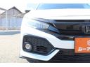 ハッチバック　ホンダセンシング　６ＭＴ　社外ナビ　フルセグ　衝突軽減ブレーキ　レーダークルーズコントロール　シートヒーター　ホンダセンシング　ＬＥＤヘッドライト　フォグライト　ＥＴＣ　純正アルミホイール　スマートキー　電動格納ミラー（27枚目）