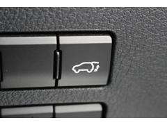 大好評のボディコーティング「ハイモースコート」もご納車までに施工可能。雨染みや線傷など中古車だからと諦めていませんか？ピカピカの状態でお乗り出しいただけます。 4