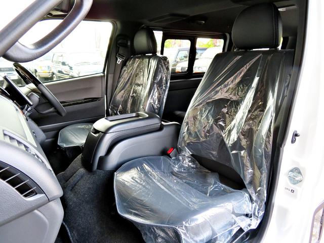 ハイエースバン スーパーGL ダークプライムII 新車未登録/7型/6AT/2800ccディーゼルターボ/415コブラフルエアロ/18インチAW/両側出しマフラーカッター/ワイパーカウル/ルーフスポイラー/イエローキャリパーカバー/フルセグTV/(8枚目)