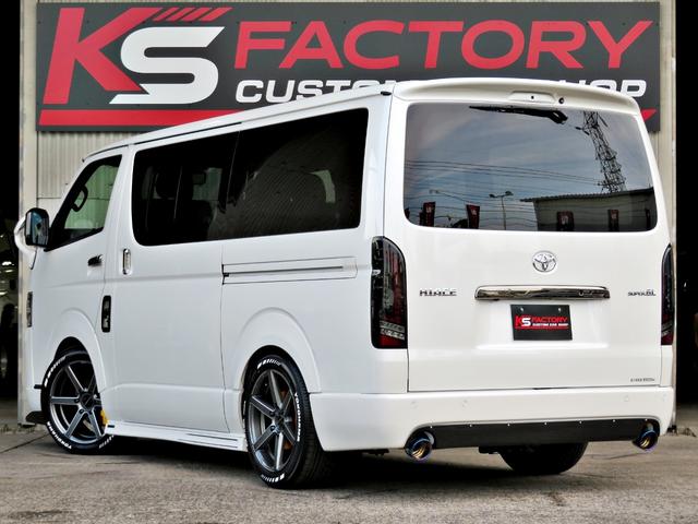 ハイエースバン スーパーGL ダークプライムII 新車未登録/7型/6AT/2800ccディーゼルターボ/415コブラフルエアロ/18インチAW/両側出しマフラーカッター/ワイパーカウル/ルーフスポイラー/イエローキャリパーカバー/フルセグTV/(36枚目)