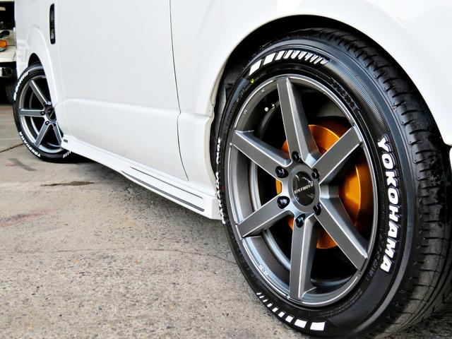 ハイエースバン スーパーGL ダークプライムII 新車未登録/7型/6AT/2800ccディーゼルターボ/415コブラフルエアロ/18インチAW/両側出しマフラーカッター/ワイパーカウル/ルーフスポイラー/イエローキャリパーカバー/フルセグTV/(37枚目)