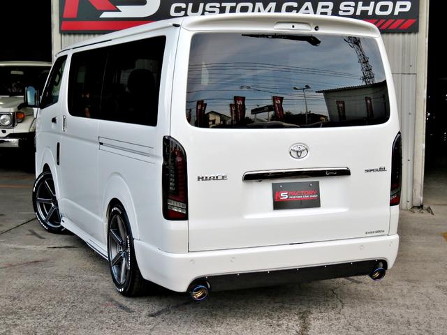 ハイエースバン スーパーGL ダークプライムII 新車未登録/7型/6AT/2800ccディーゼルターボ/415コブラフルエアロ/18インチAW/両側出しマフラーカッター/ワイパーカウル/ルーフスポイラー/イエローキャリパーカバー/フルセグTV/(42枚目)