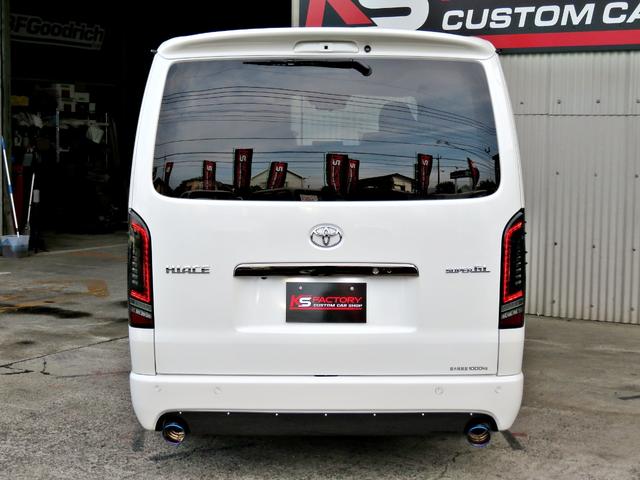 ハイエースバン スーパーGL ダークプライムII 新車未登録/7型/6AT/2800ccディーゼルターボ/415コブラフルエアロ/18インチAW/両側出しマフラーカッター/ワイパーカウル/ルーフスポイラー/イエローキャリパーカバー/フルセグTV/(45枚目)