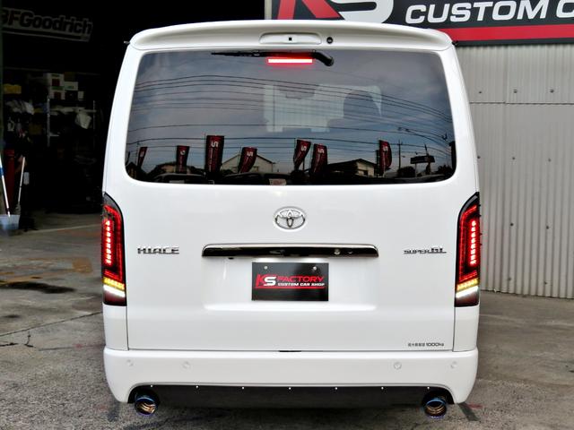 ハイエースバン スーパーGL ダークプライムII 新車未登録/7型/6AT/2800ccディーゼルターボ/415コブラフルエアロ/18インチAW/両側出しマフラーカッター/ワイパーカウル/ルーフスポイラー/イエローキャリパーカバー/フルセグTV/(46枚目)