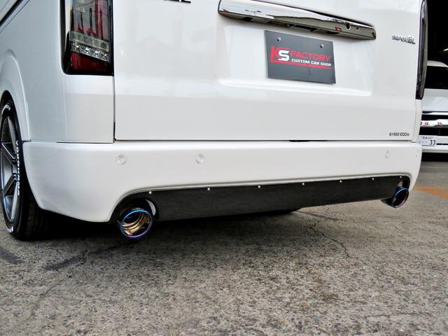 ハイエースバン スーパーGL ダークプライムII 新車未登録/7型/6AT/2800ccディーゼルターボ/415コブラフルエアロ/18インチAW/両側出しマフラーカッター/ワイパーカウル/ルーフスポイラー/イエローキャリパーカバー/フルセグTV/(49枚目)