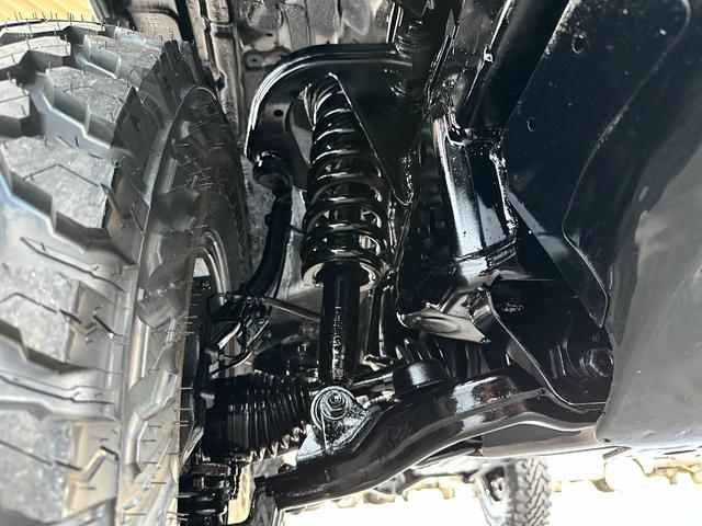 ハイラックスサーフ ＳＳＲ－Ｖ　ブロンズ全塗装済み　ナロー仕様　アイアンバンパー　新品ジオランダーＭＴタイヤ　新品ブラッドレーＶホイール　リフトアップ　ルーフラック　ナルディステアリング（11枚目）