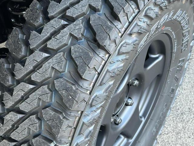 ハイラックスサーフ ＳＳＲ－Ｖ　ブロンズ全塗装済み　ナロー仕様　アイアンバンパー　新品ジオランダーＭＴタイヤ　新品ブラッドレーＶホイール　リフトアップ　ルーフラック　ナルディステアリング（57枚目）