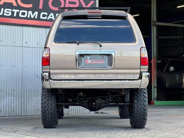 ハイラックスサーフ ＳＳＲ－Ｖ　ブロンズ全塗装済み　ナロー仕様　アイアンバンパー　新品ジオランダーＭＴタイヤ　新品ブラッドレーＶホイール　リフトアップ　ルーフラック　ナルディステアリング（64枚目）
