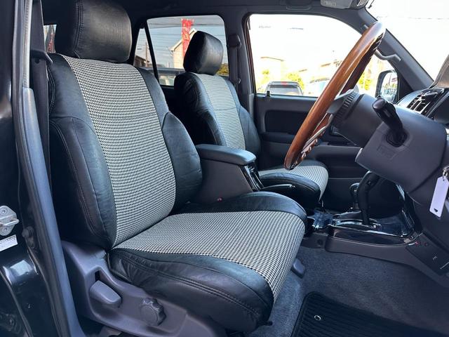 ハイラックスサーフ ＳＳＲ－Ｘ　Ｖセレクション　１８５サーフ　ブラック全塗装済み　クリスタルヘッドライト　ＴＯＹＯＴＡ文字メッシュグリル　グリルガード　ＭＧ　Ｂｅａｓｔホイール　マキシスタイヤ　ガナドールマフラー　新品ブラック＆千鳥柄シートカバー（11枚目）
