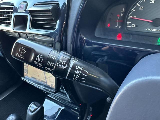 ハイラックスサーフ ＳＳＲ－Ｘ　Ｖセレクション　１８５サーフ　ブラック全塗装済み　クリスタルヘッドライト　ＴＯＹＯＴＡ文字メッシュグリル　グリルガード　ＭＧ　Ｂｅａｓｔホイール　マキシスタイヤ　ガナドールマフラー　新品ブラック＆千鳥柄シートカバー（28枚目）